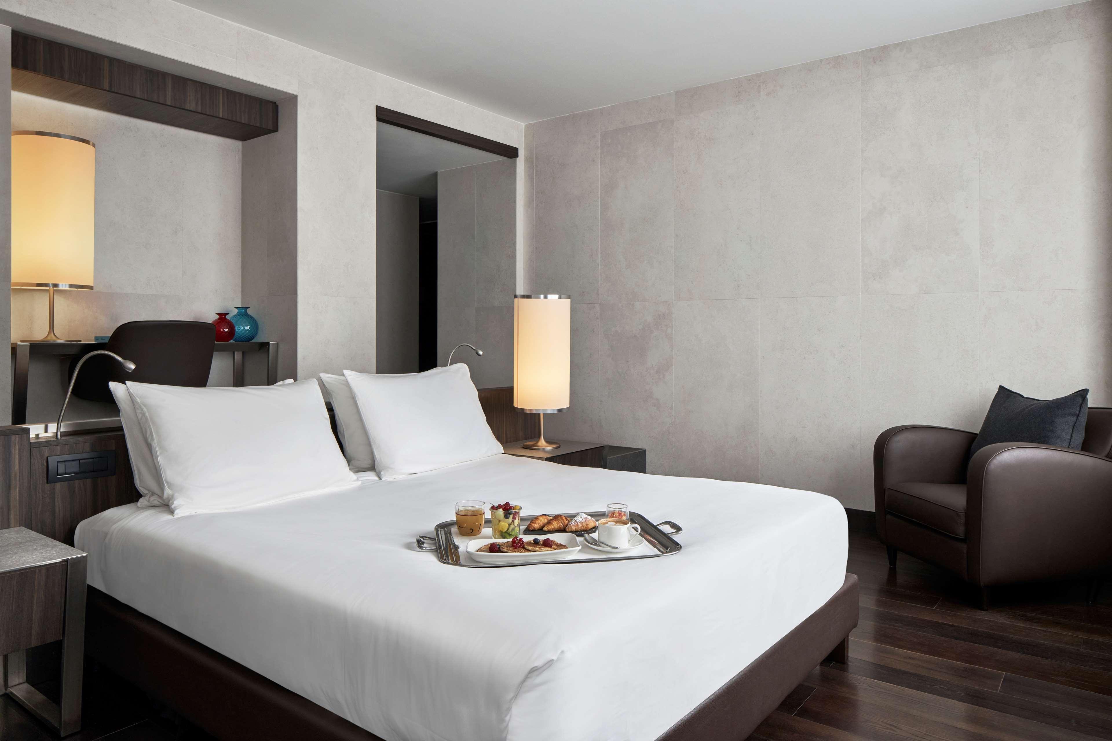 Hyatt Centric Milan Centrale Exterior foto